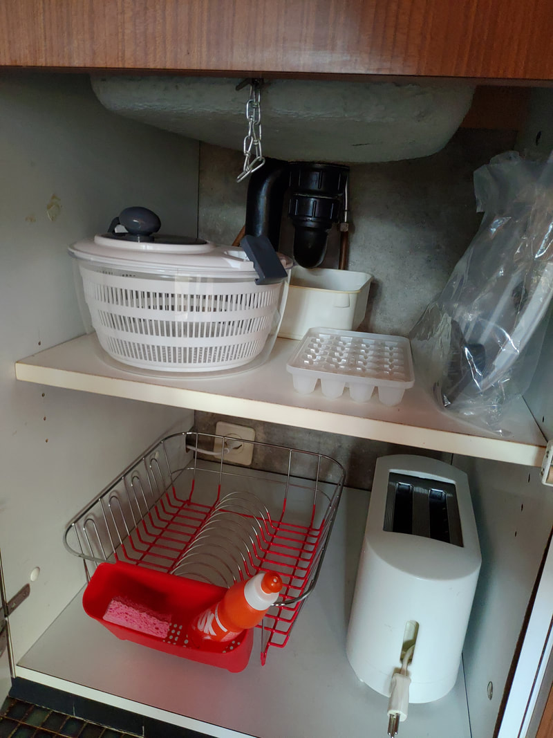 égouttoir, essoreuse à salade, grille-pain - / - colander, salad spinner, toaster