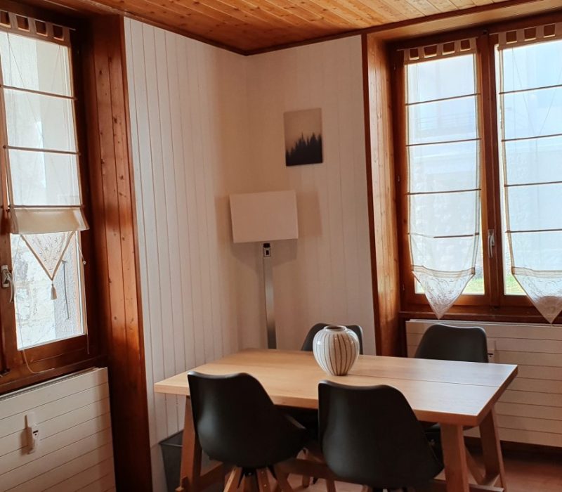 table with wifi corner