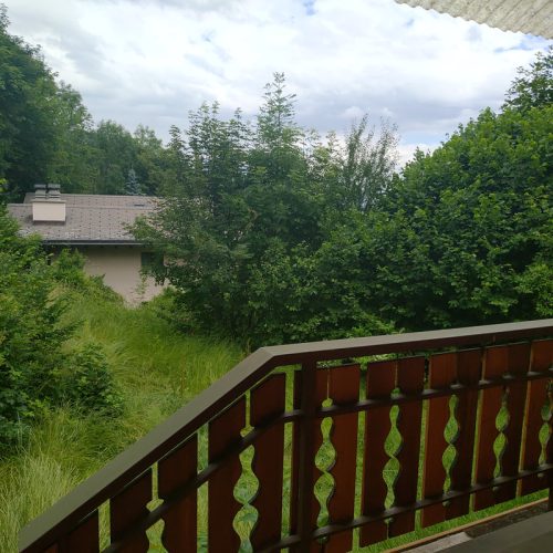 vue de l'entrée - view from entrance