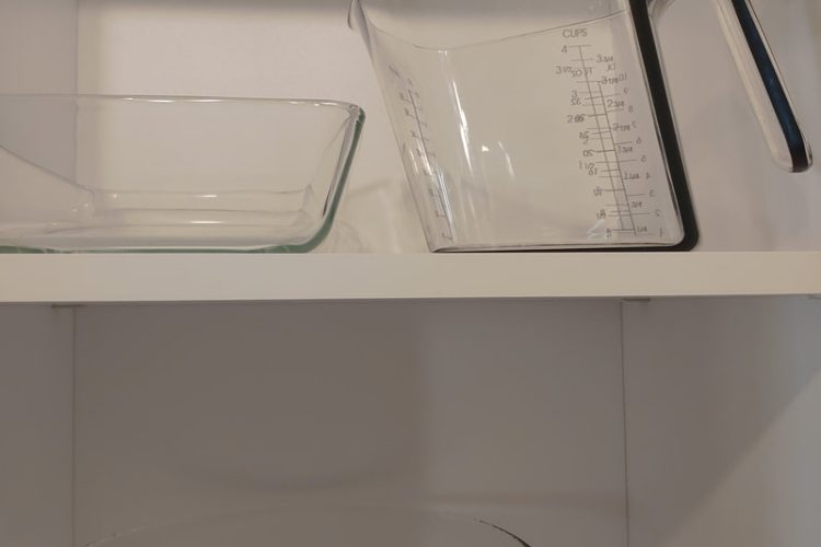 plat pour le four + pichet gradué / dish for the oven + graduated pitcher