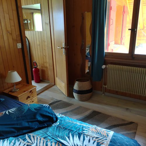 chambre N°2 habillée - room N°2 dressed