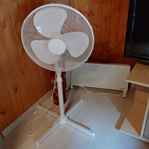 radiateur et ventilateur si besoin - hot or vent, if usefull