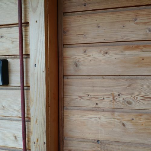 la boîte à clef se trouve sur le cadre de votre porte d'entrée - keybox on the door frame