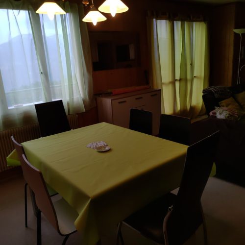 coin repas avec vue - eating table with view