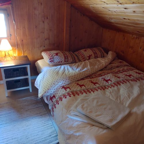 chambre N°4 avec canapé lit ouvert - bedroom N° 4 with sofa bed dressed