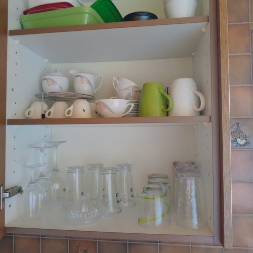 glasses, cups and mugs